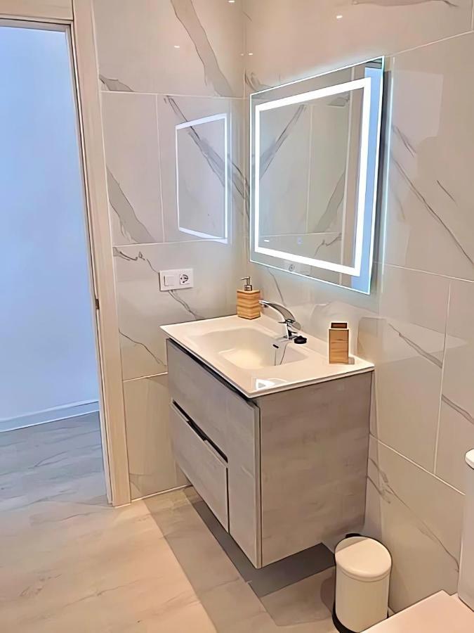2 Bedroom Atlantic View Apartment Puerto del Carmen  Exteriör bild